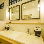 Season Apartment