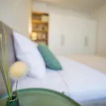 Season Apartment