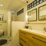 Season Apartment *