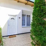 Season Apartment