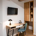 Season Apartment *