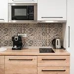 Season Apartment *